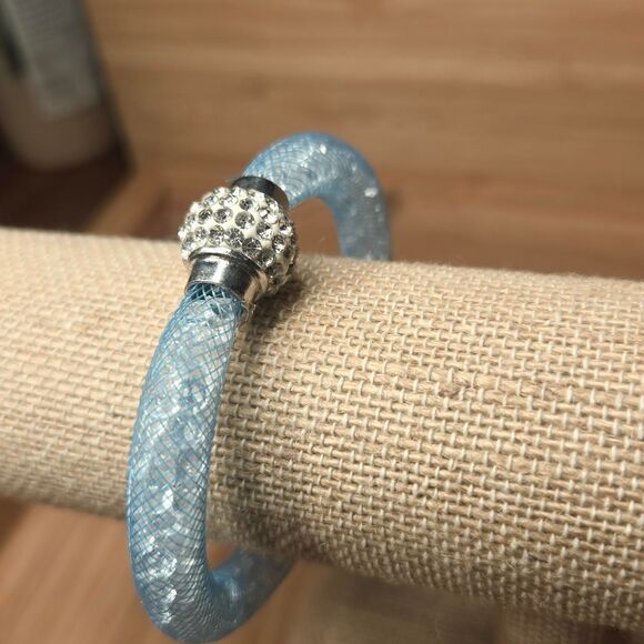 Swarovski elements Women's Silver and Blue  crushed crystal Jewelry - Picture 2 of 6